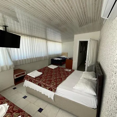 Moda Pansiyon Gazde/Camere de închiriat *